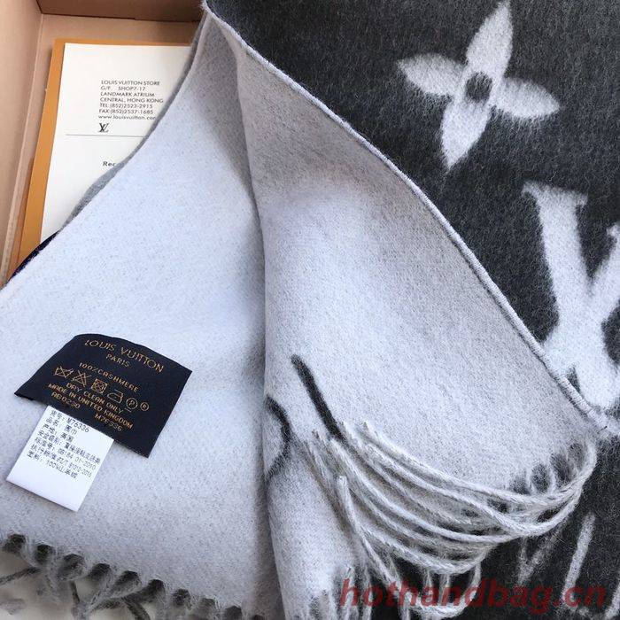 Louis Vuitton Scarf LV00040